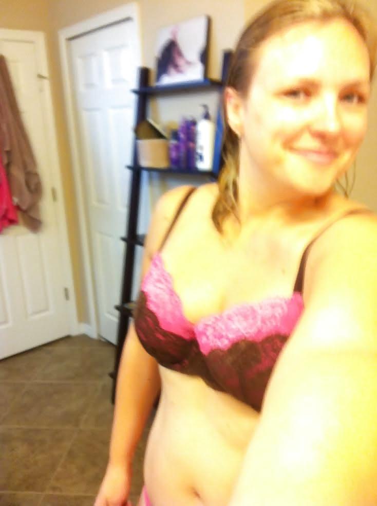 blondandyoung uit Noord-Brabant,Nederland